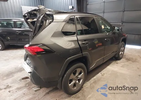2022 Toyota Rav4 Xle z USA, uszkodzony, nr VIN 2T3P1RFV2NC302770